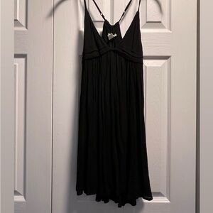 Women’s small O’neill black summer sundress 

Like new

Smoke and pet free home